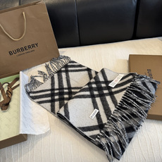 Burberry新款苏格兰格纹羊绒围巾,继全智贤带火的格纹款围巾之后,Bur又一款力作上市,Burberry新款流苏格纹 Burberry新款苏格兰格纹羊绒围巾,继全智贤带火的格纹款围巾之后,Bur又一款力作上市,Burberry新款流苏格纹