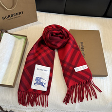 新色 Burberry新款苏格兰格纹羊绒围巾,继全智贤带火的格纹款围巾之后,Bur又一款力作上市,Burberry新款流 新色 Burberry新款苏格兰格纹羊绒围巾,继全智贤带火的格纹款围巾之后,Bur又一款力作上市,Burberry新款流