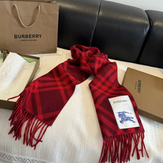 新色 Burberry新款苏格兰格纹羊绒围巾,继全智贤带火的格纹款围巾之后,Bur又一款力作上市,Burberry新款流 新色 Burberry新款苏格兰格纹羊绒围巾,继全智贤带火的格纹款围巾之后,Bur又一款力作上市,Burberry新款流