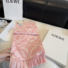 新款 ✨💕同步 LOEWE罗意威|双面拼色羊绒羊毛🤎💗 新品!粉拼驼这个配色真的温柔到骨子里 经典Anagram回纹大l 新款 ✨💕同步 LOEWE罗意威|双面拼色羊绒羊毛🤎💗 新品!粉拼驼这个配色真的温柔到骨子里 经典Anagram回纹大l