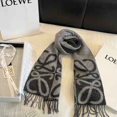 新款 ✨💕同步 LOEWE罗意威|双面拼色羊绒羊毛🤎💗 新品!粉拼驼这个配色真的温柔到骨子里 经典Anagram回纹大l 新款 ✨💕同步 LOEWE罗意威|双面拼色羊绒羊毛🤎💗 新品!粉拼驼这个配色真的温柔到骨子里 经典Anagram回纹大l