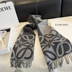 新款 ✨💕同步 LOEWE罗意威|双面拼色羊绒羊毛🤎💗 新品!粉拼驼这个配色真的温柔到骨子里 经典Anagram回纹大l 新款 ✨💕同步 LOEWE罗意威|双面拼色羊绒羊毛🤎💗 新品!粉拼驼这个配色真的温柔到骨子里 经典Anagram回纹大l