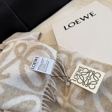 新款 ✨💕同步 LOEWE罗意威|双面拼色羊绒羊毛🤎💗 新品!粉拼驼这个配色真的温柔到骨子里 经典Anagram回纹大l 新款 ✨💕同步 LOEWE罗意威|双面拼色羊绒羊毛🤎💗 新品!粉拼驼这个配色真的温柔到骨子里 经典Anagram回纹大l