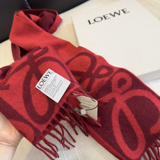 新款 ✨💕同步 LOEWE罗意威|双面拼色羊绒羊毛🤎💗 新品!粉拼驼这个配色真的温柔到骨子里 经典Anagram回纹大l 新款 ✨💕同步 LOEWE罗意威|双面拼色羊绒羊毛🤎💗 新品!粉拼驼这个配色真的温柔到骨子里 经典Anagram回纹大l