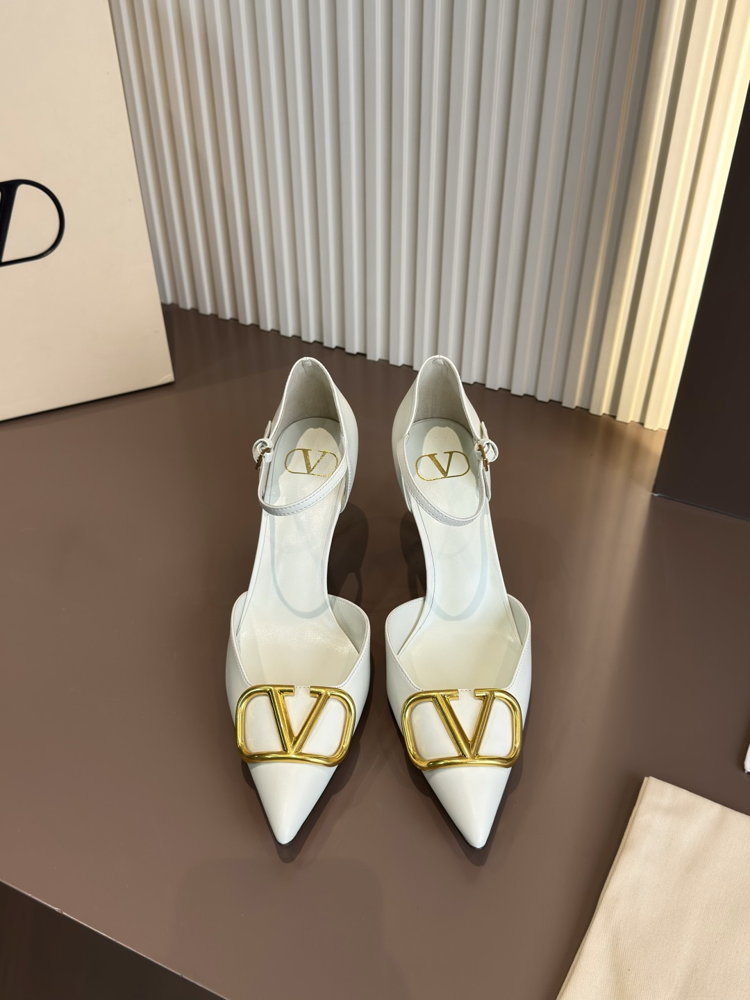 Valentino Pointed Toe Patent Leather Mary Jane High Heels V Buckle