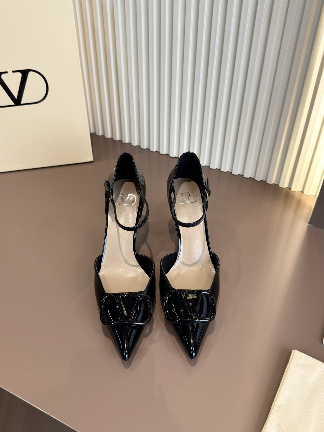 Valentino Pointed Toe Patent Leather Mary Jane High Heels V Buckle