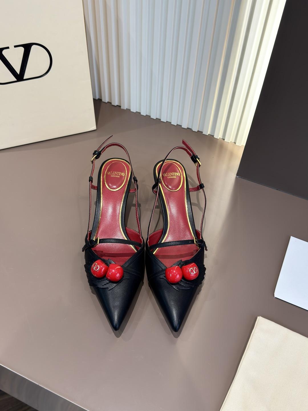 Valentino pointed-toe sandals leather cherry black
