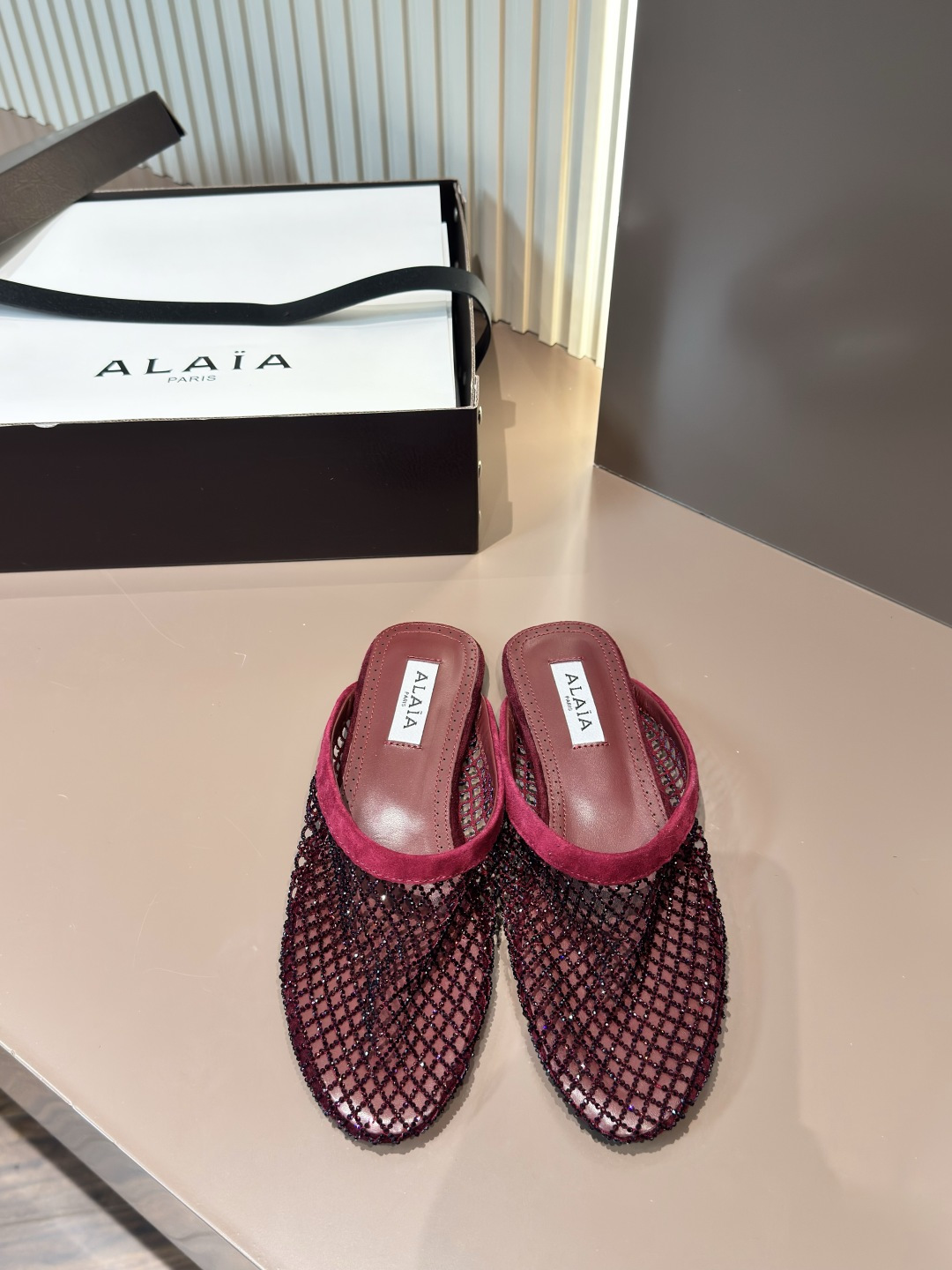 ALAIA сеткавыя сланечнікі з замшу і стразамі жаночыя элегантныя-топ версія