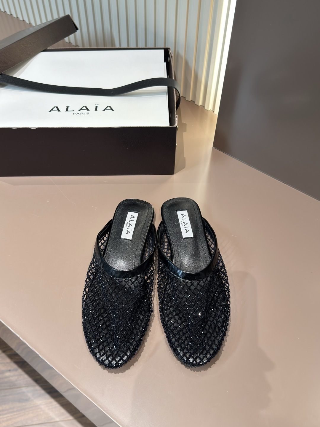 ALAIA сеткавыя сланечнікі з замшу і стразамі жаночыя элегантныя-топ версія