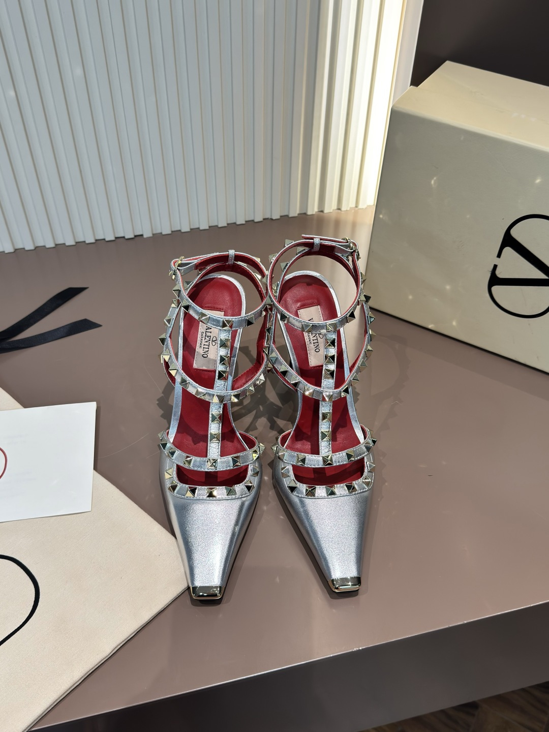 Valentino studded pointed-toe sandals metal toe cap cowhide
