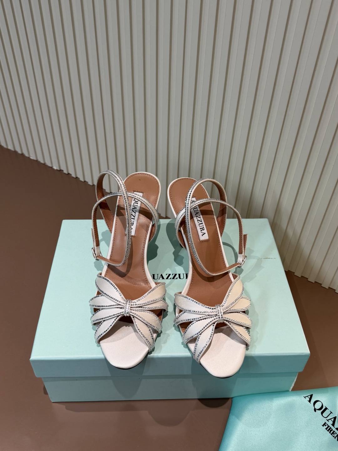 AQUAZZURA 真丝 水钻 蝴蝶结 露趾 高跟凉鞋
