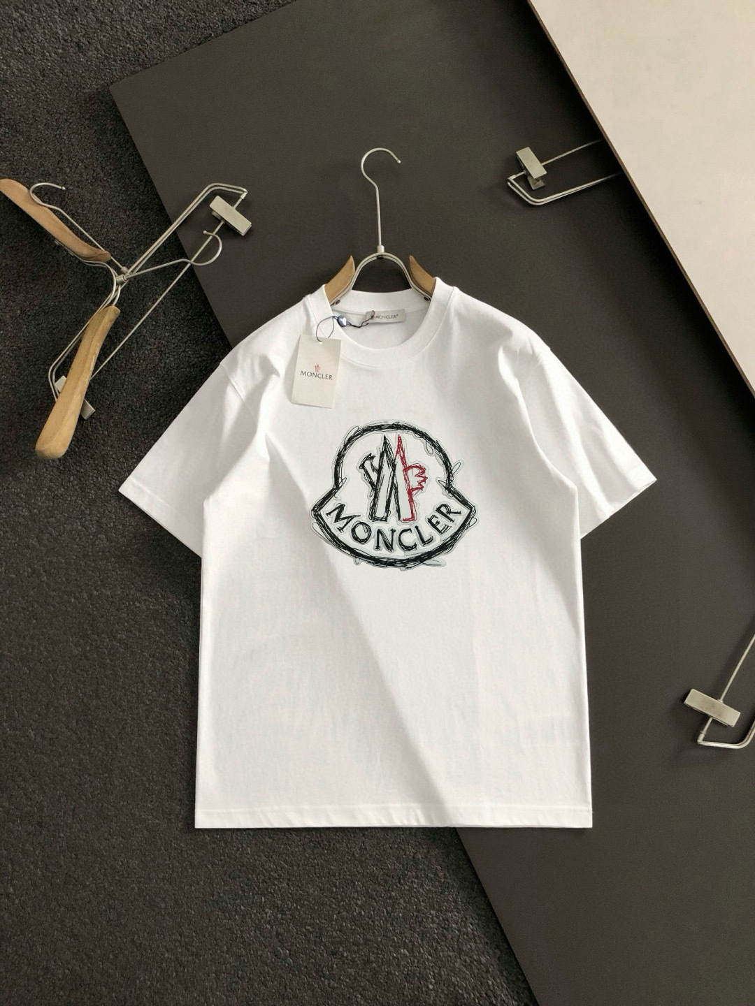 P90 MON 2025SS nueva camiseta de manga corta de cuello redondo de moda para primavera/verano, sincronizada con la web o…