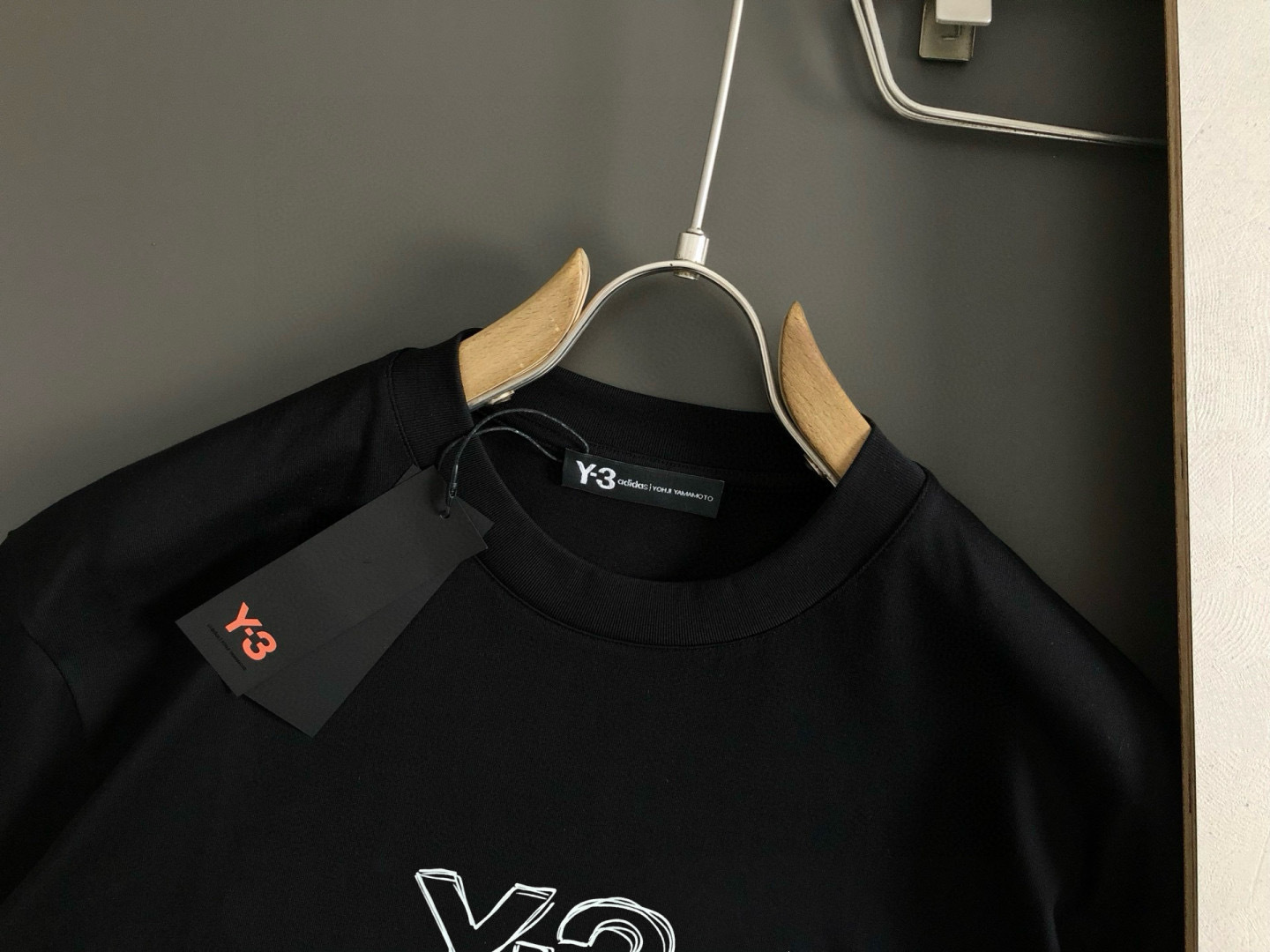 “Y-3 2025SS Spring & Summer T-Shirts: Comfortable Cotton Fabric, Classic Logo Design, Sizes M-3XL” - 图片 2