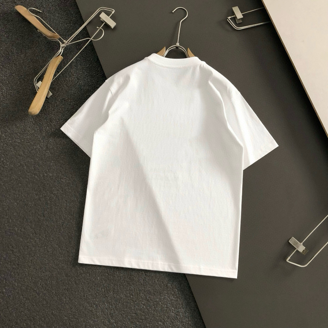 “2025SS Classic Logo T-Shirt: Comfortable, Durable, and Stylish for Spring and Summer” - 图片 9