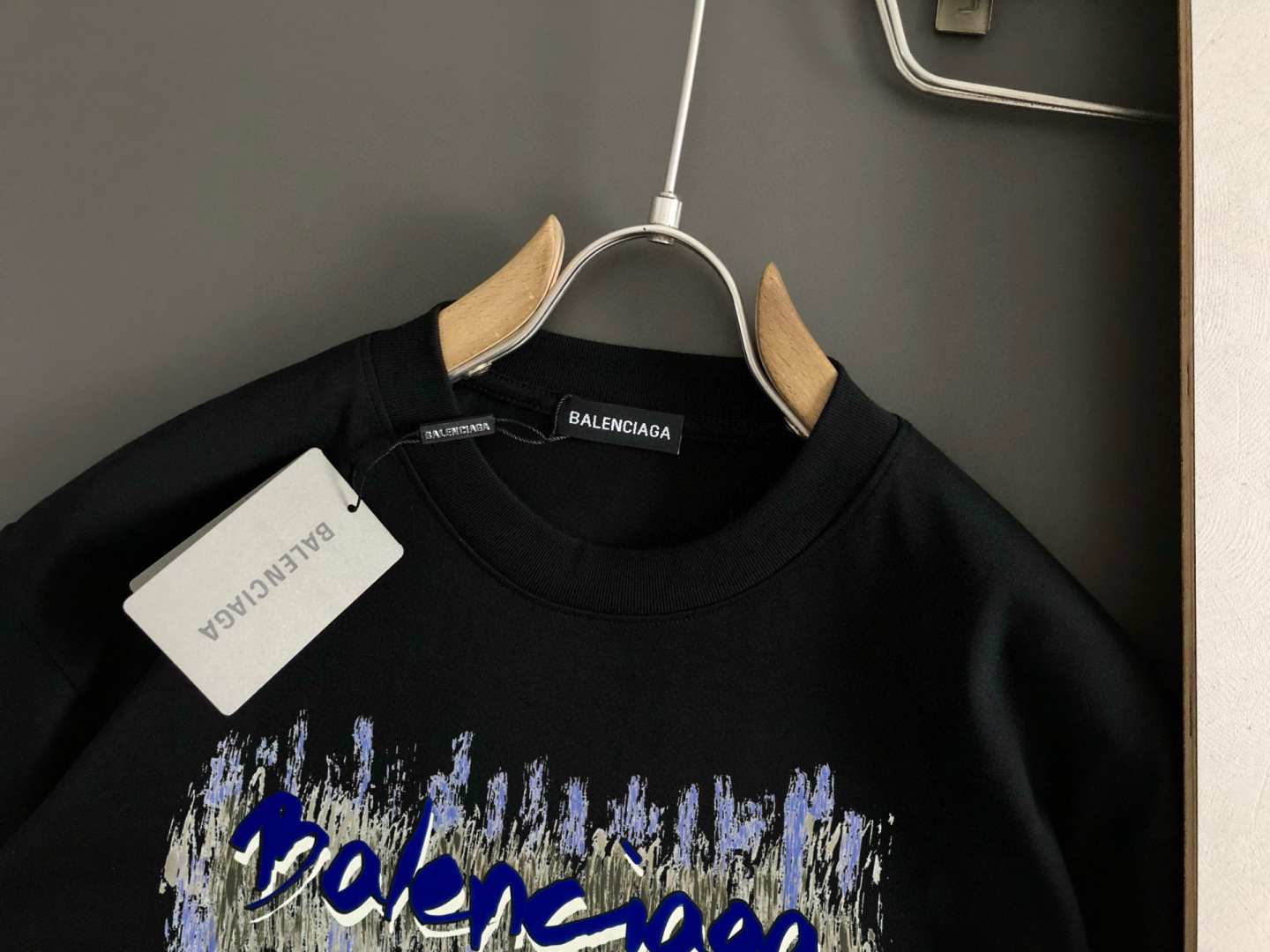 “2025SS Spring & Summer T-Shirt: Comfortable, Durable, Dressable, Classic Logo Design” - 图片 5