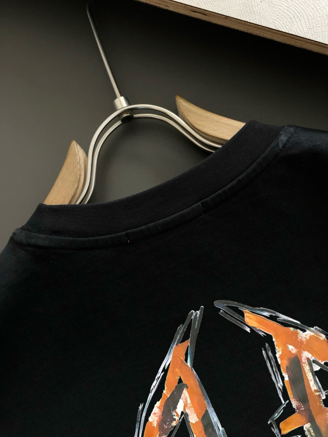 “2025SS Spring Summer T-Shirt: Comfortable Skin, Durable, Dressable, Classic Logo Design, Original Craft, Sizes M-3XL” - 图片 5