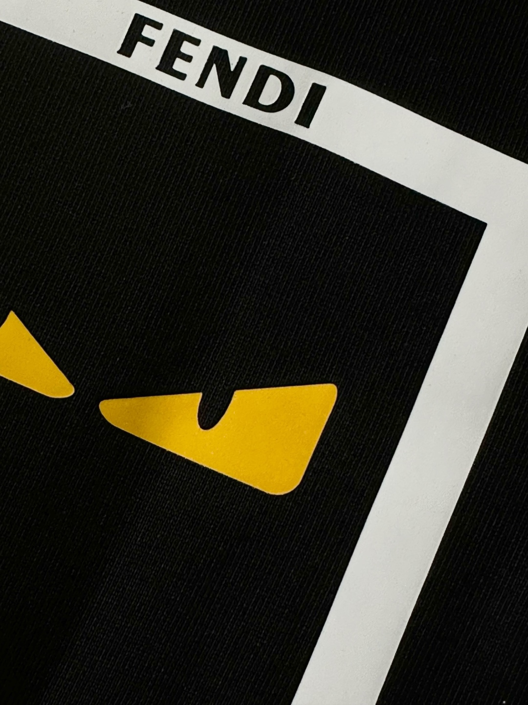 FD 2025春夏新款首发专柜最新款短袖圆领T恤 高端订制 设计前卫时尚！品牌logo重工艺设计 高端定