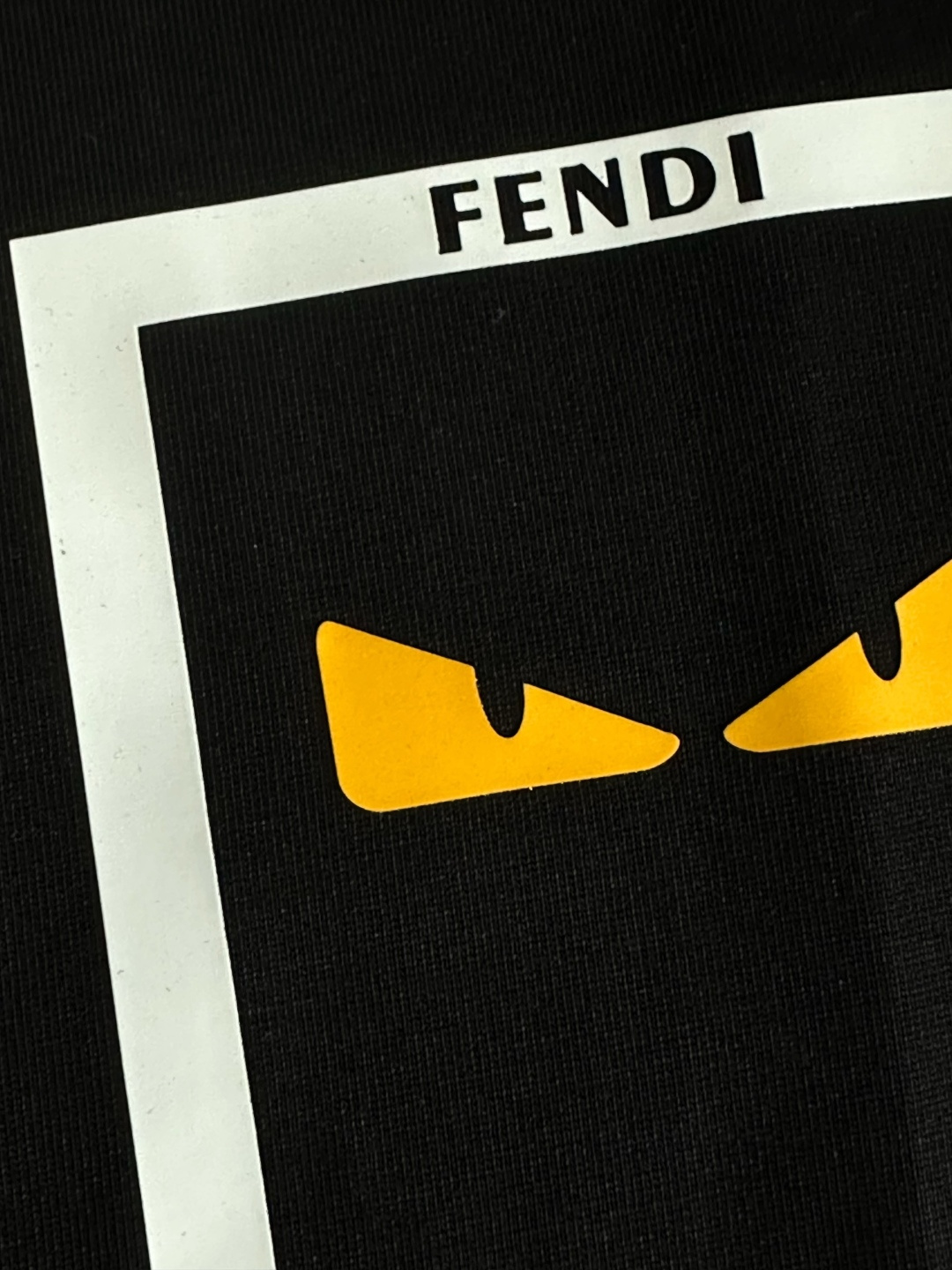 FD 2025春夏新款首发专柜最新款短袖圆领T恤 高端订制 设计前卫时尚！品牌logo重工艺设计 高端定