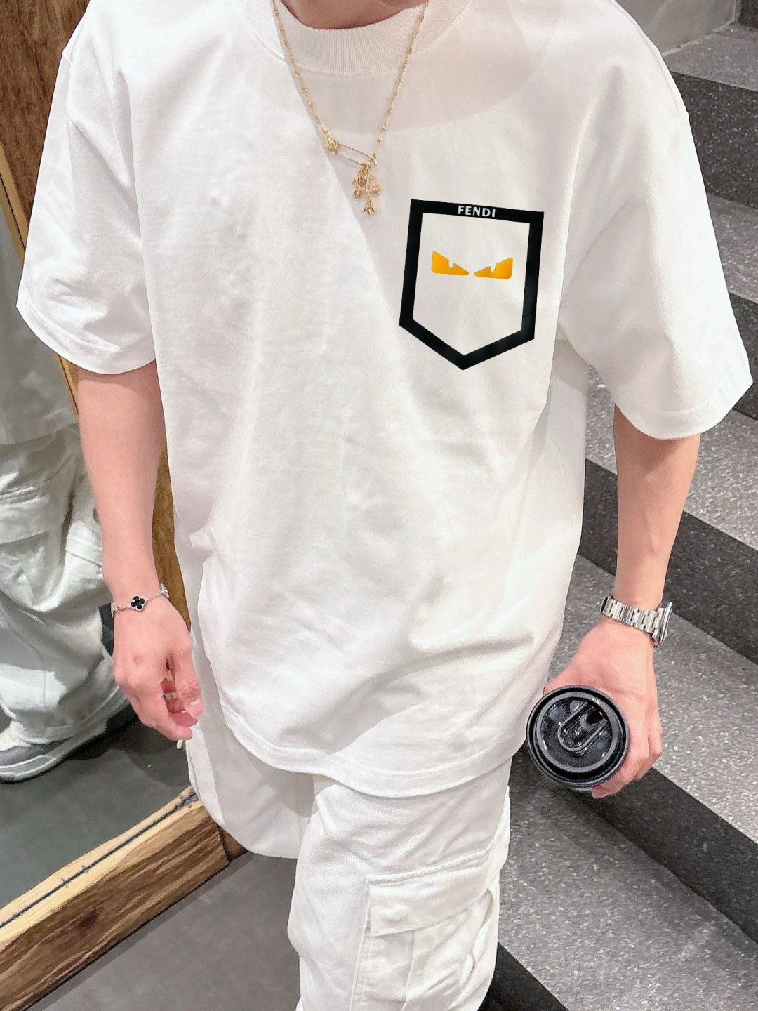 P90 Fendi nuevo verano primer lanzamiento, última camiseta de cuello redondo de manga corta de mostrador, alta personal…