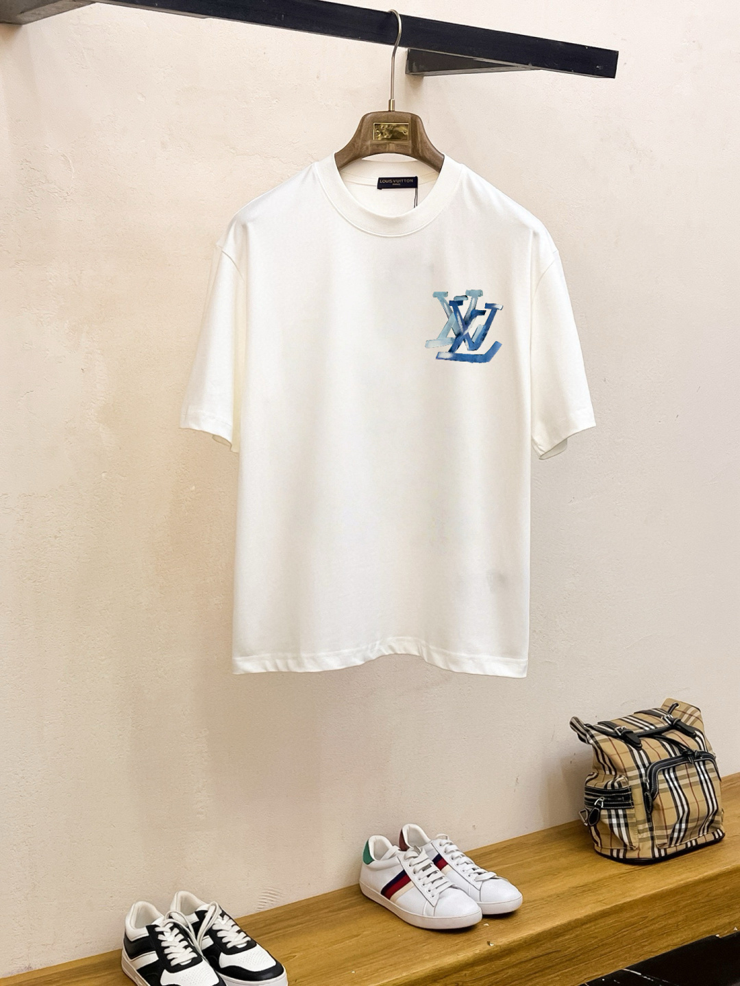 P80 Lujia 2025 contador de debut de nuevo estilo de primavera y verano, la última camiseta de manga corta con cuello re…