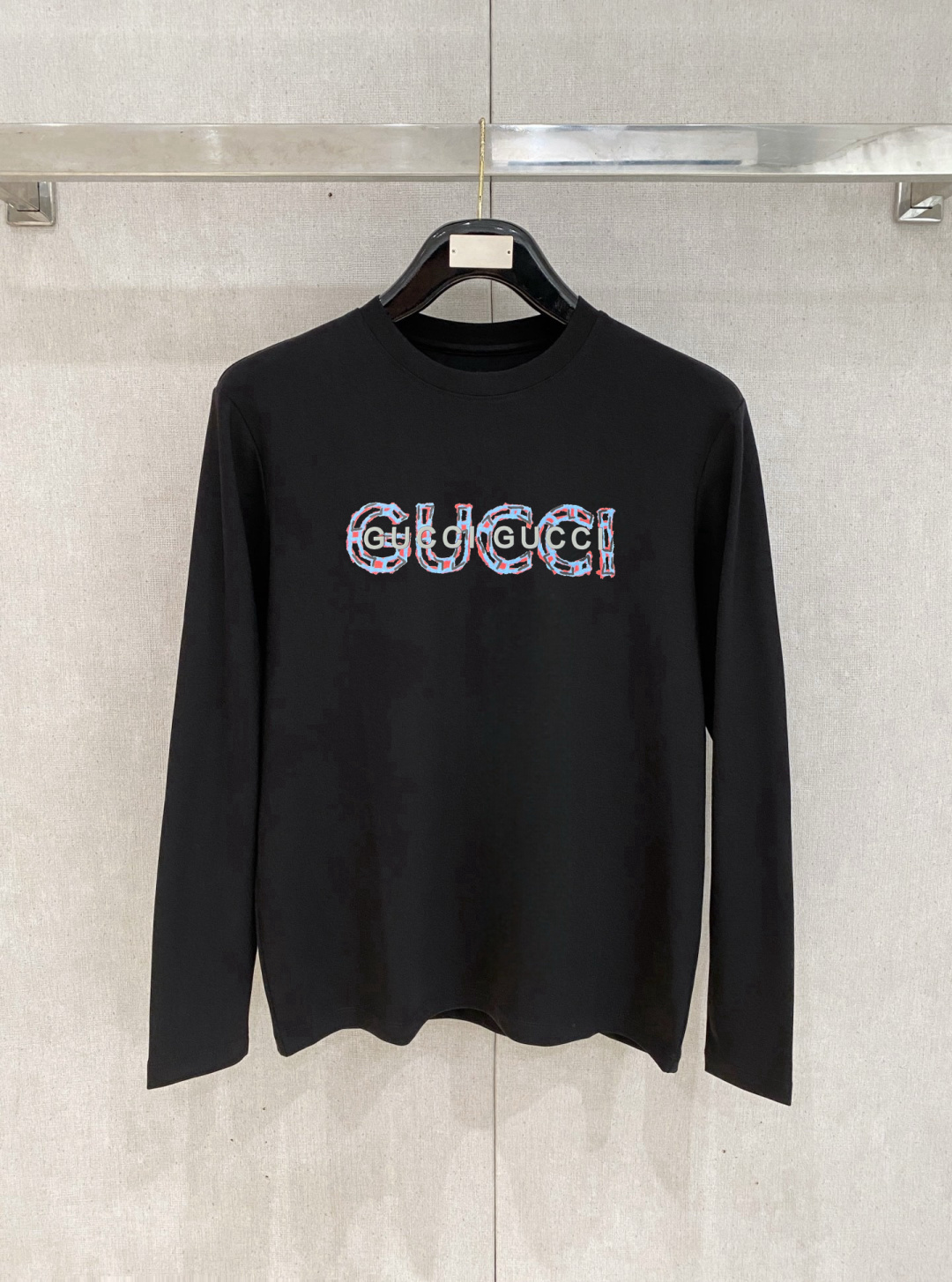 古家 春夏新款首发专柜最新款长袖T恤 高端订制 设计前卫时尚！品牌logo重工艺设计 高端定制面料.手感