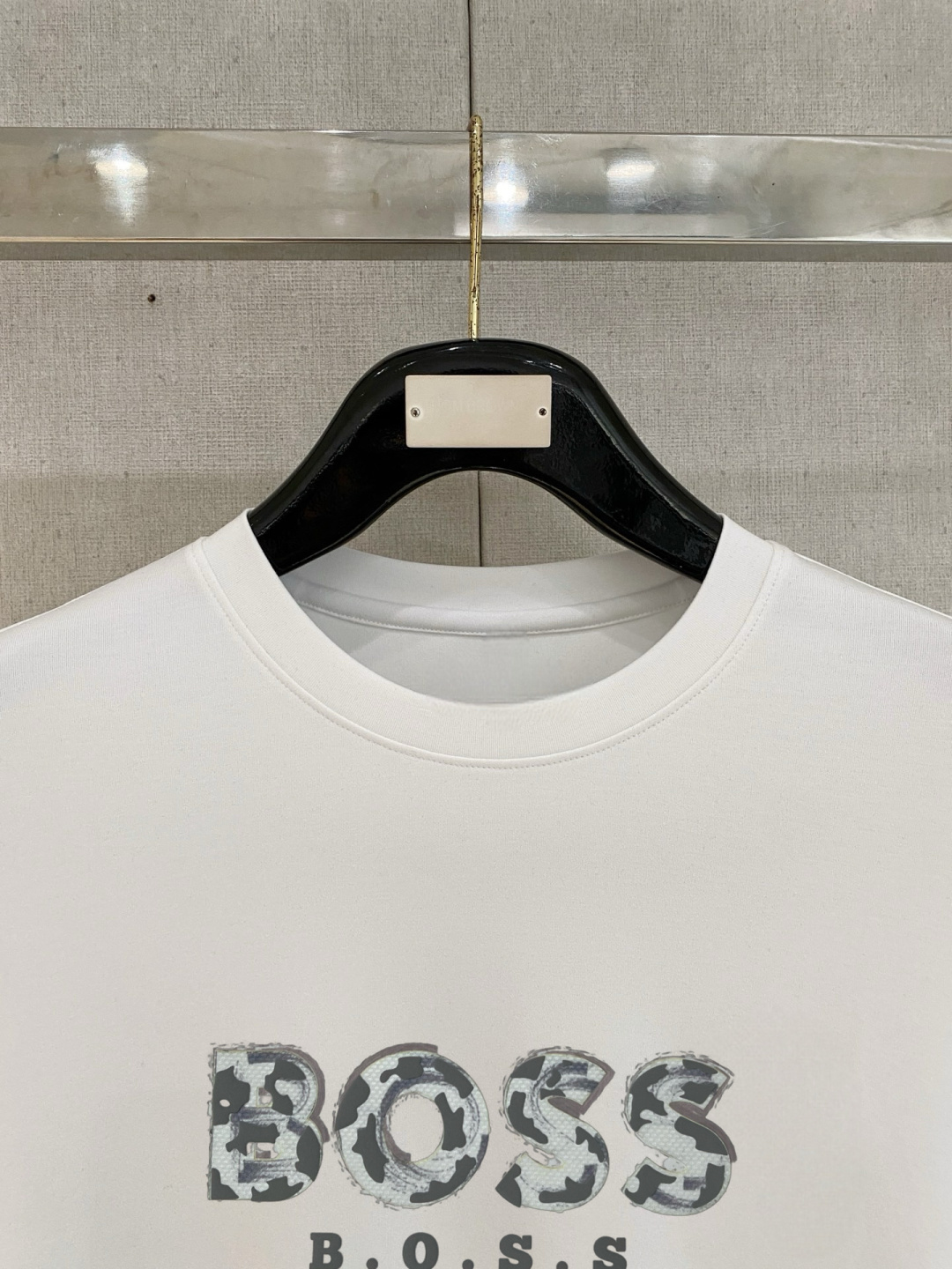 boss家 春夏新款首发专柜最新款长袖T恤 高端订制 设计前卫时尚！品牌logo重工艺设计 高端定制面料