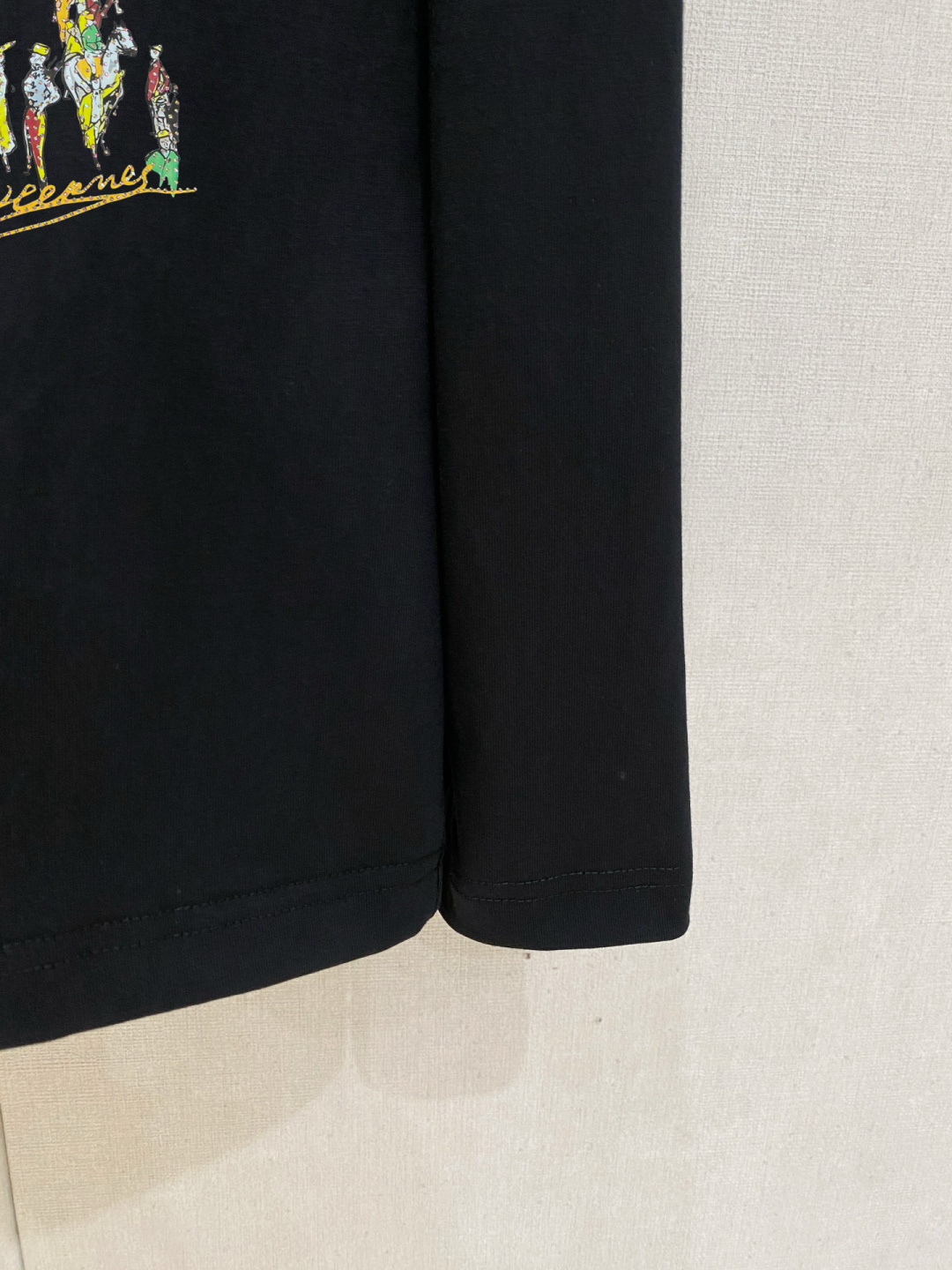 爱马家 春夏新款首发专柜最新款长袖T恤 高端订制 设计前卫时尚！品牌logo重工艺设计 高端定制面料.手