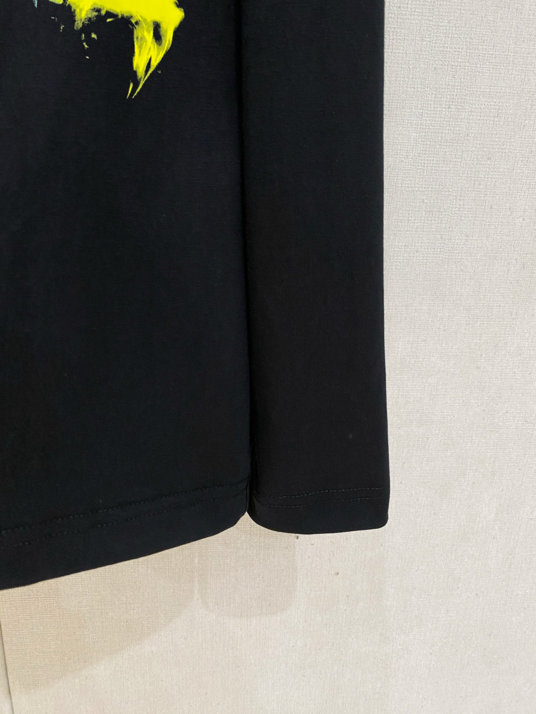 华伦家 春夏新款首发专柜最新款长袖T恤 高端订制 设计前卫时尚！品牌logo重工艺设计 高端定制面料.手