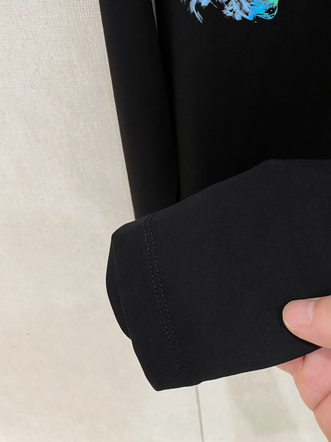 华伦家 春夏新款首发专柜最新款长袖T恤 高端订制 设计前卫时尚！品牌logo重工艺设计 高端定制面料.手