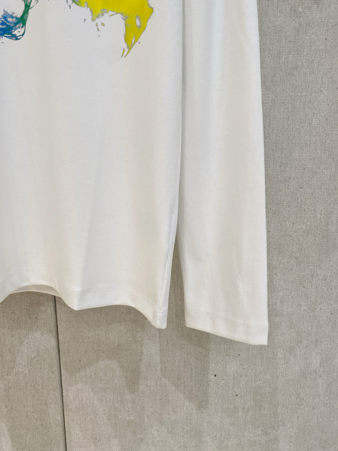 华伦家 春夏新款首发专柜最新款长袖T恤 高端订制 设计前卫时尚！品牌logo重工艺设计 高端定制面料.手