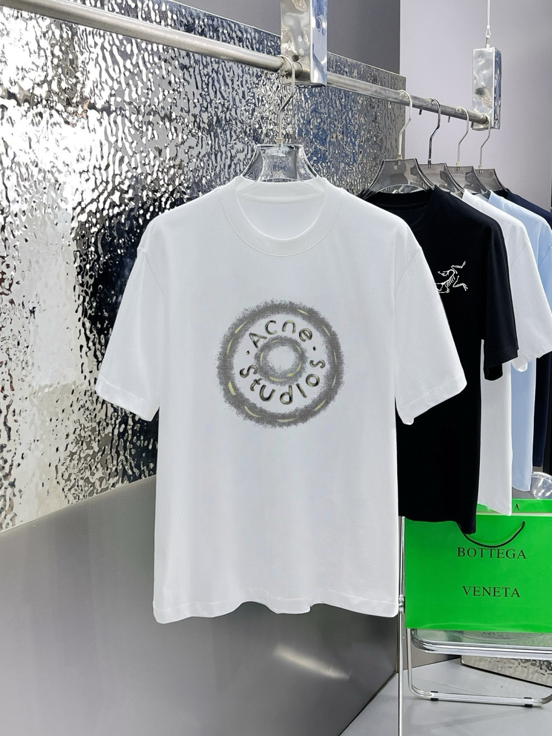 AC家 春夏新款首发专柜最新款短袖圆领T恤 高端订制 设计前卫时尚！品牌logo重工艺设计 高端定制面料