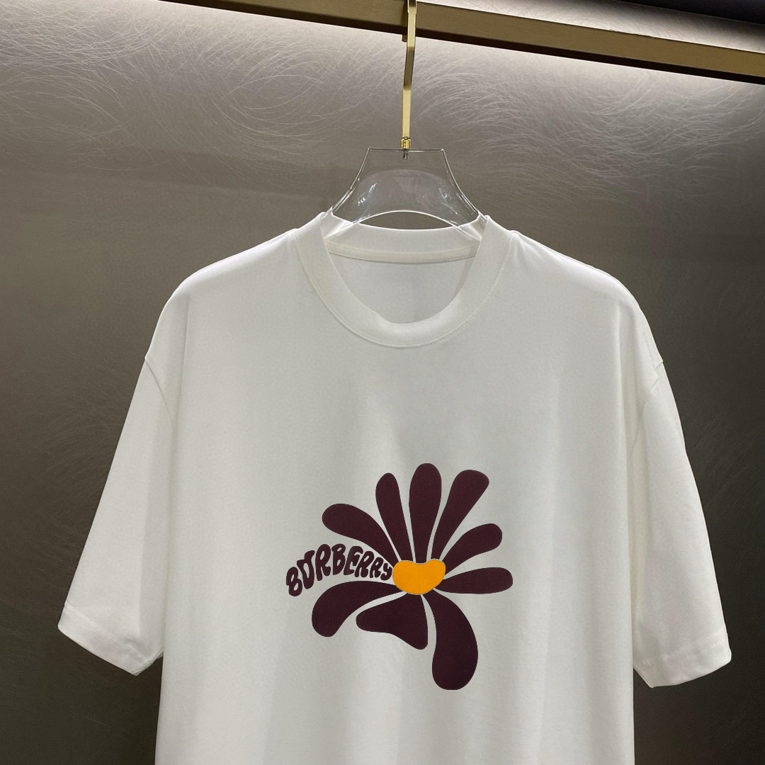 巴家 春夏新款首发专柜最新款短袖圆领T恤 高端订制 设计前卫时尚！品牌logo重工艺设计 高端定制面料.