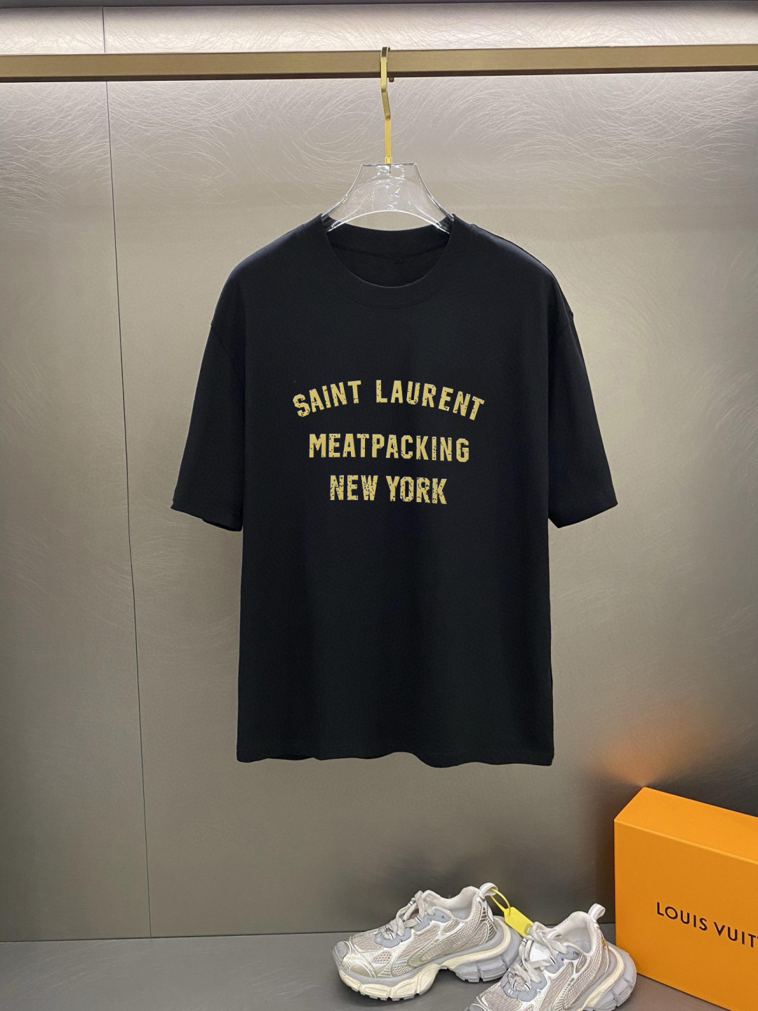 SL家 春夏新款首发专柜最新款短袖圆领T恤 高端订制 设计前卫时尚！品牌logo重工艺设计 高端定制面料