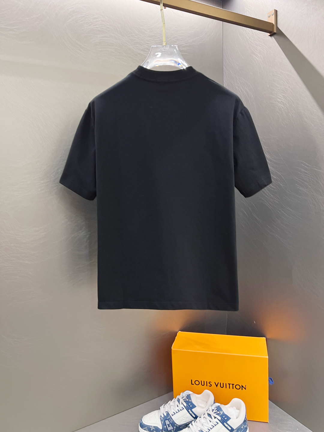 BC家               春夏新款首发专柜最新款短袖圆领T恤 高端订制 设计前卫时尚！品牌lo