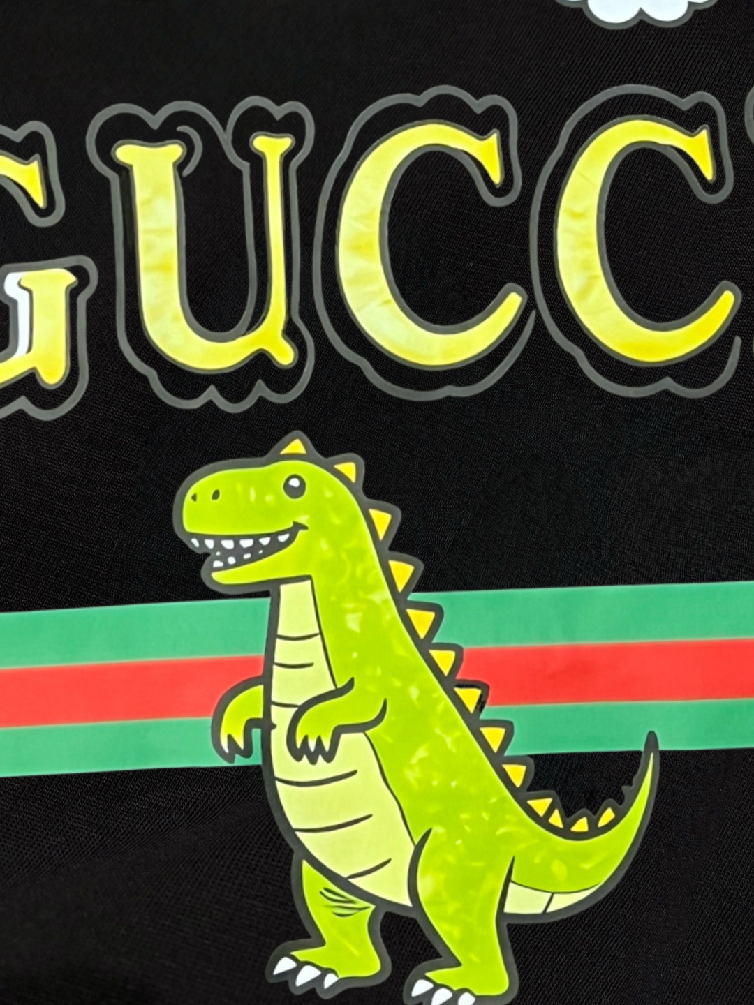 古家 春夏新款首发专柜最新款短袖圆领T恤 高端订制 设计前卫时尚！品牌logo重工艺设计 高端定制面料.