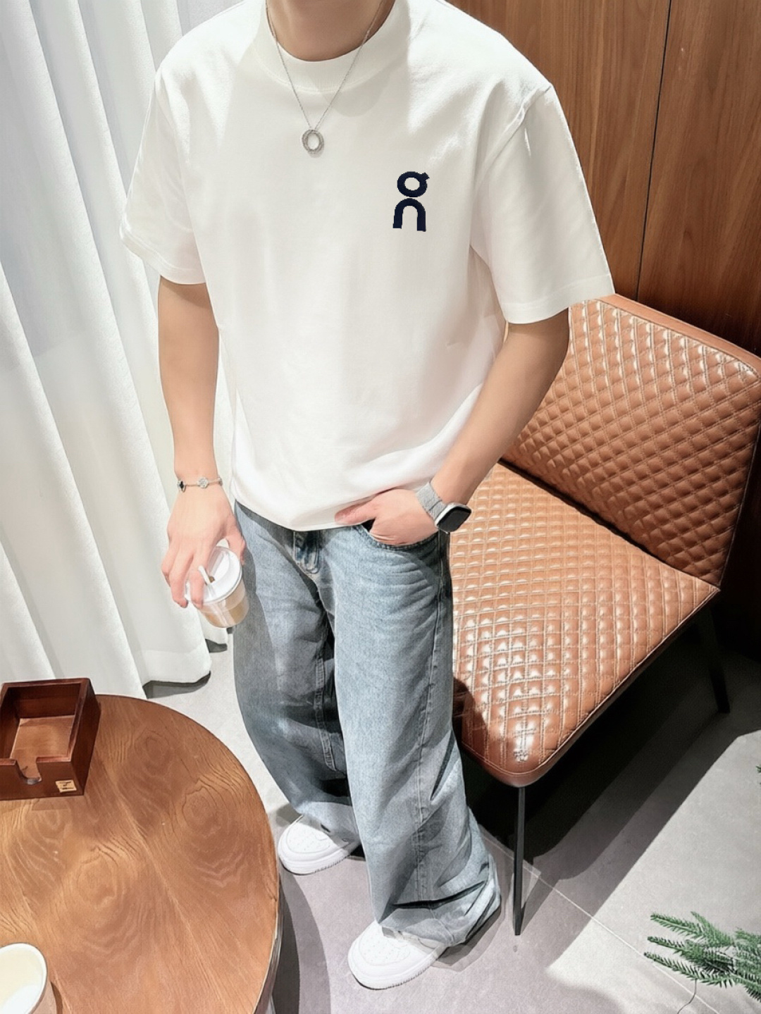RUN家        最新款短袖 高端订制 设计前卫时尚！高端定制面料.手感柔软.穿着舒适精致车线.做