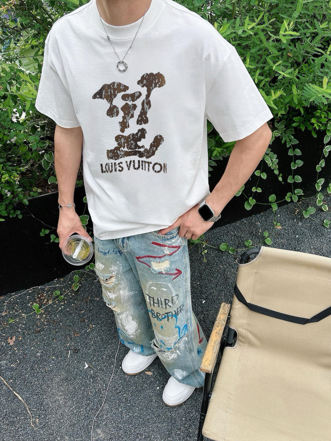 驴家        最新款短袖 高端订制 设计前卫时尚！高端定制面料.手感柔软.穿着舒适精致车线.做工精