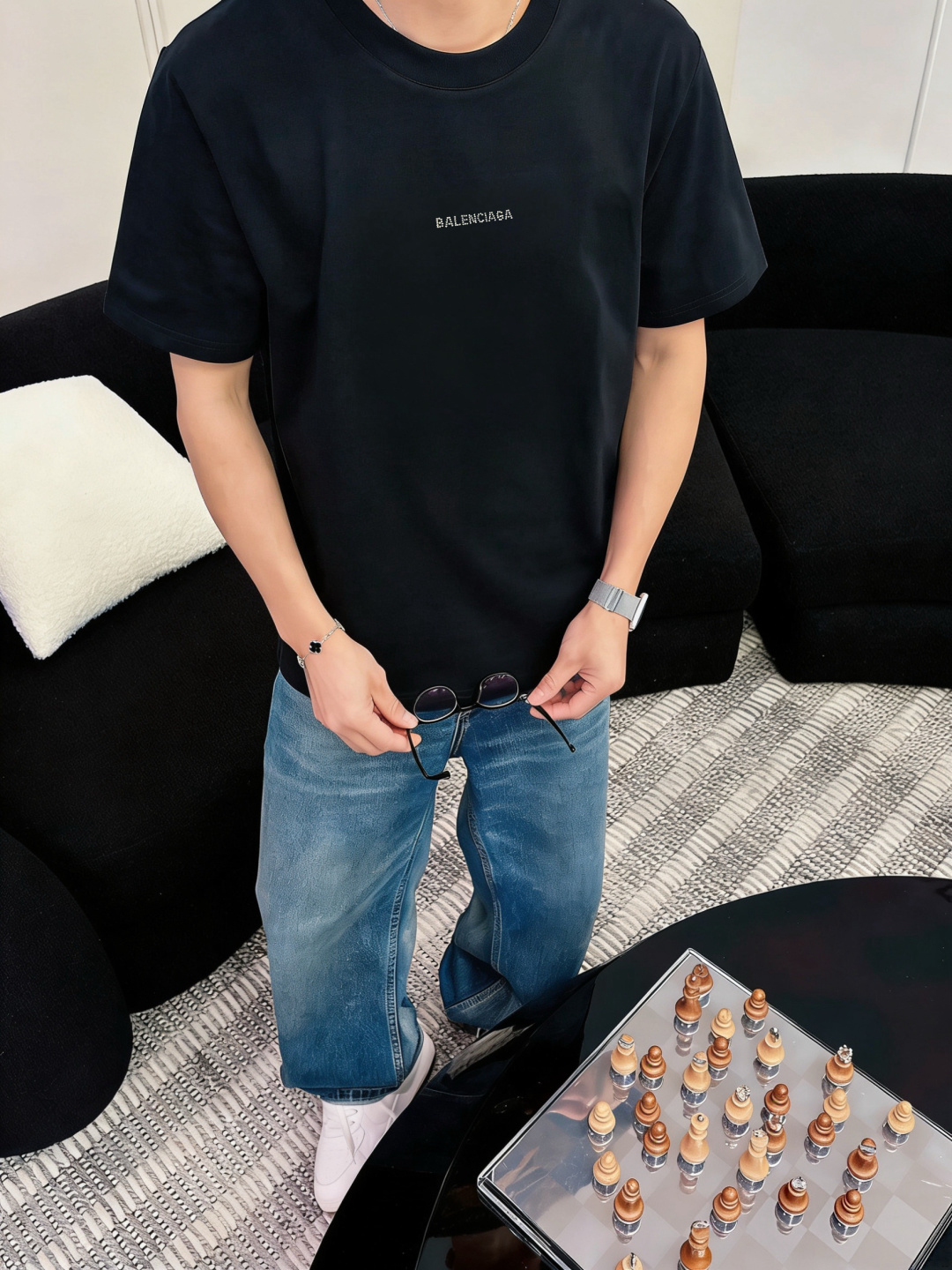 巴黎家        最新款短袖 高端订制 设计前卫时尚！高端定制面料.手感柔软.穿着舒适精致车线.做工