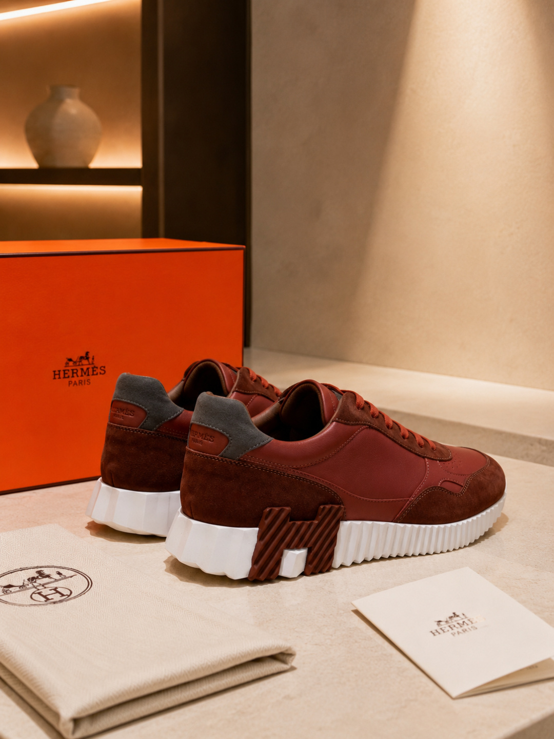 Bouncing Low-Top Sneakers in Burgundy Calfskin