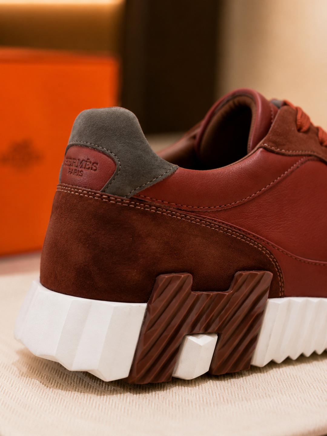 Bouncing Low-Top Sneakers in Burgundy Calfskin