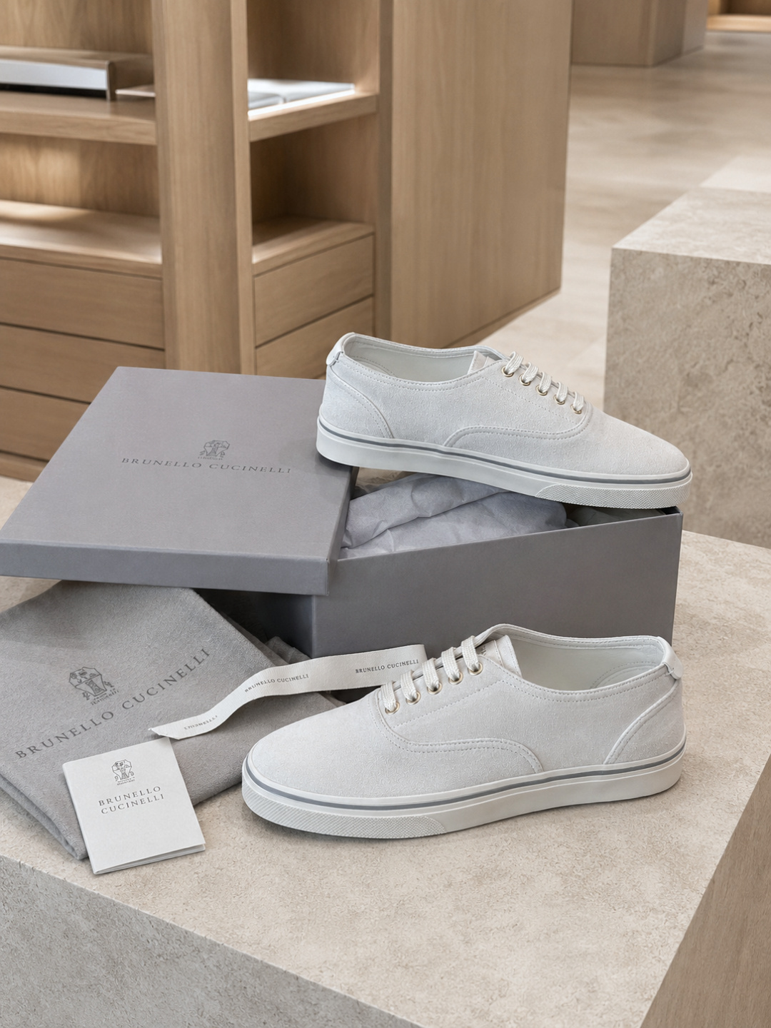 Brunello Cucinelli Men’s Suede Low-Top Sneakers