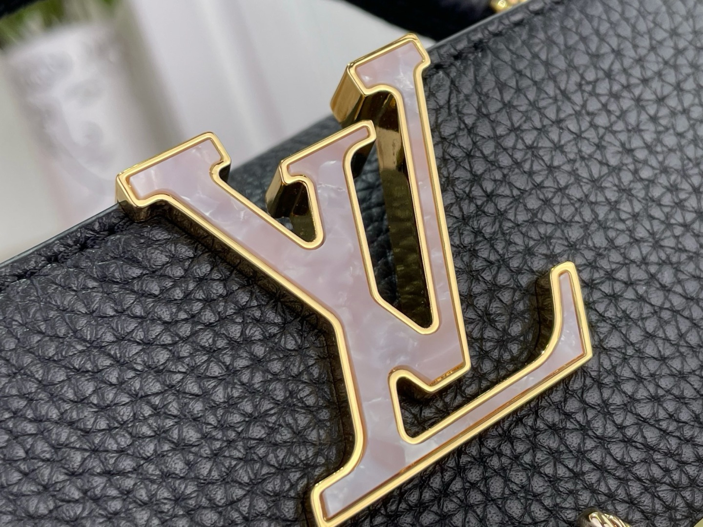 Louis Vuitton Capucines Mini Black Leather Top bag