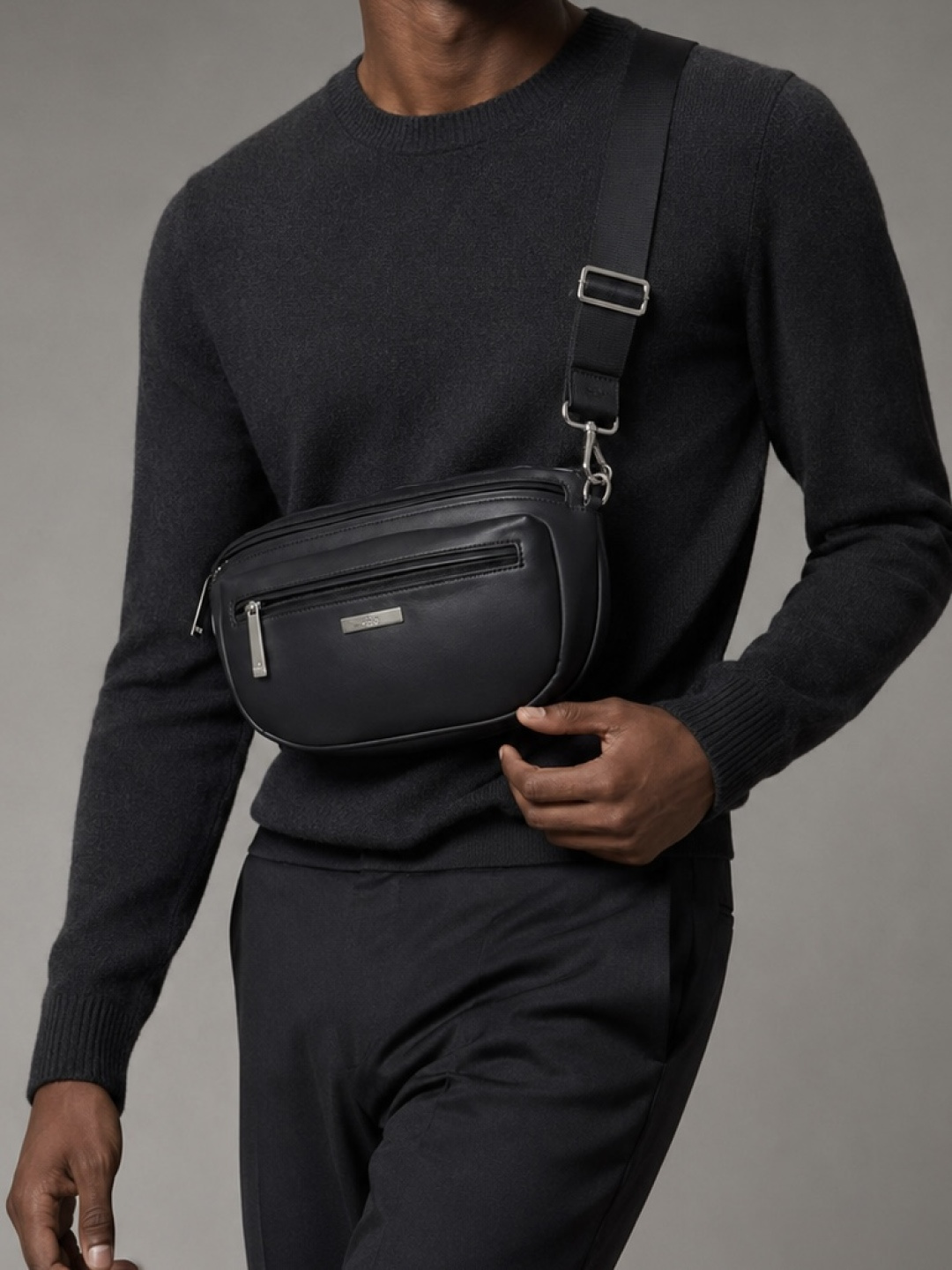 Gucci Black Leather Crossbody Sling Bag