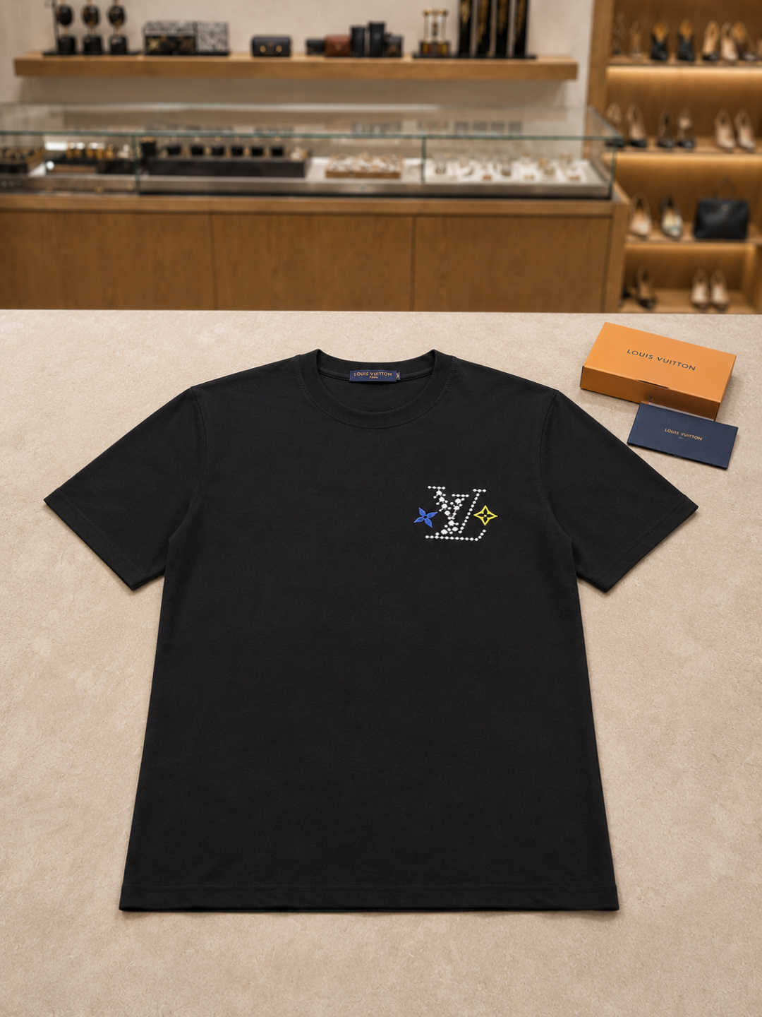 Louis Vuitton Black  Short Sleeve T-shirt