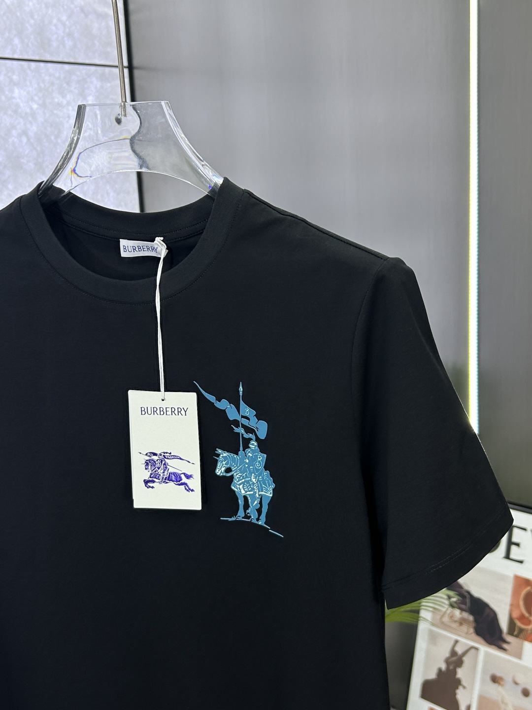 Burberry Men's Black Cotton T-Shirt with Equestrian Knight Design 4 cmp i1742411157793 1467 0 3
