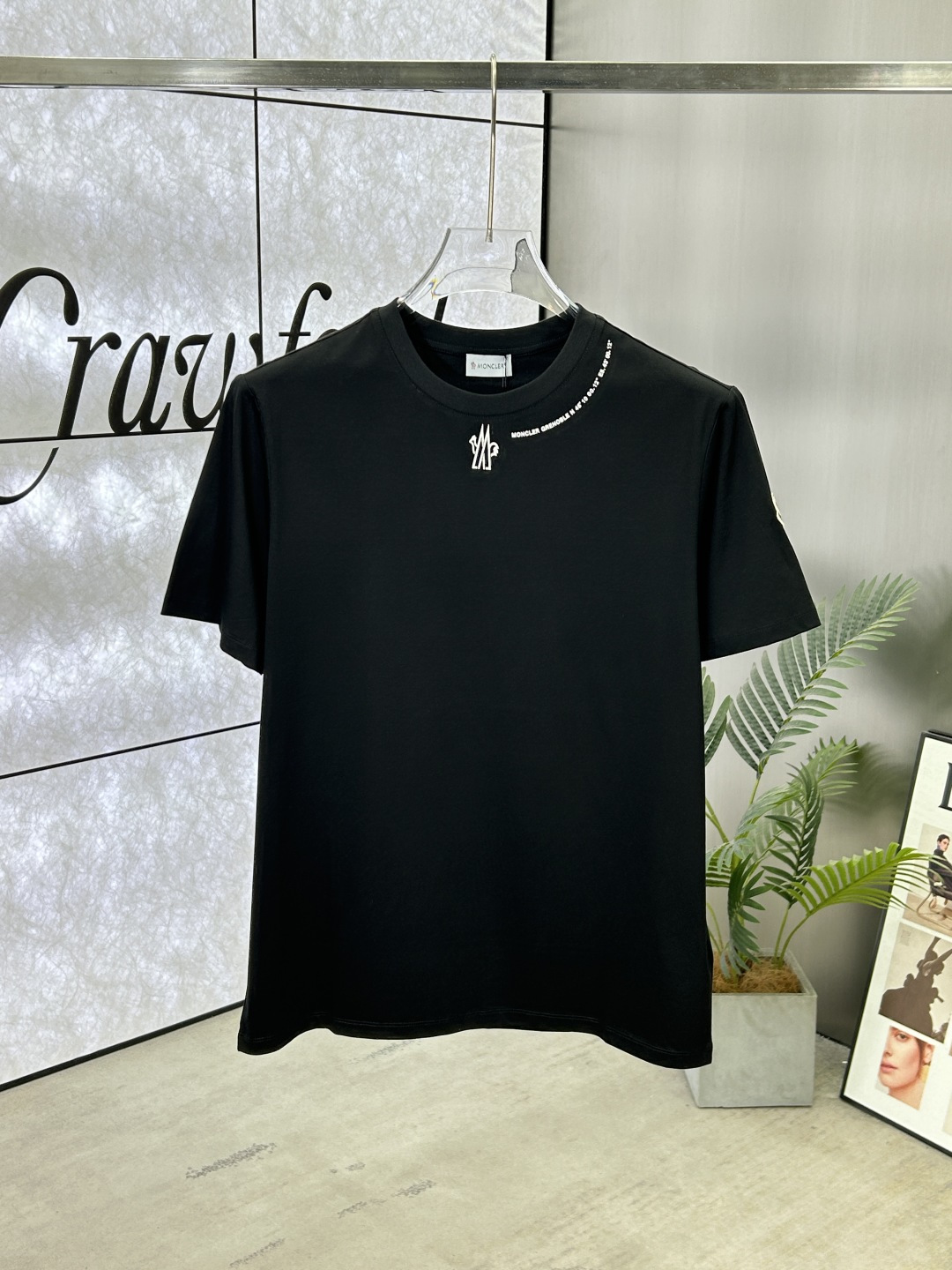 Moncler Men's Black Cotton T-Shirt with Logo Detail - Short Sleeve Crew Neck