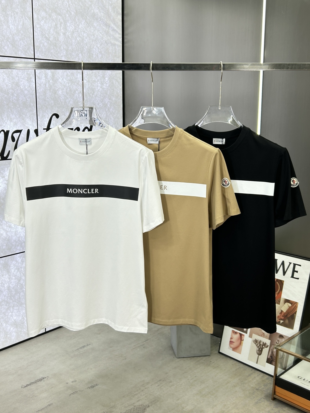 Moncler Men's Logo Print Crew Neck Short Sleeve T-Shirt - Casual Wear 9 cmp i1742496548560 4315 0 8