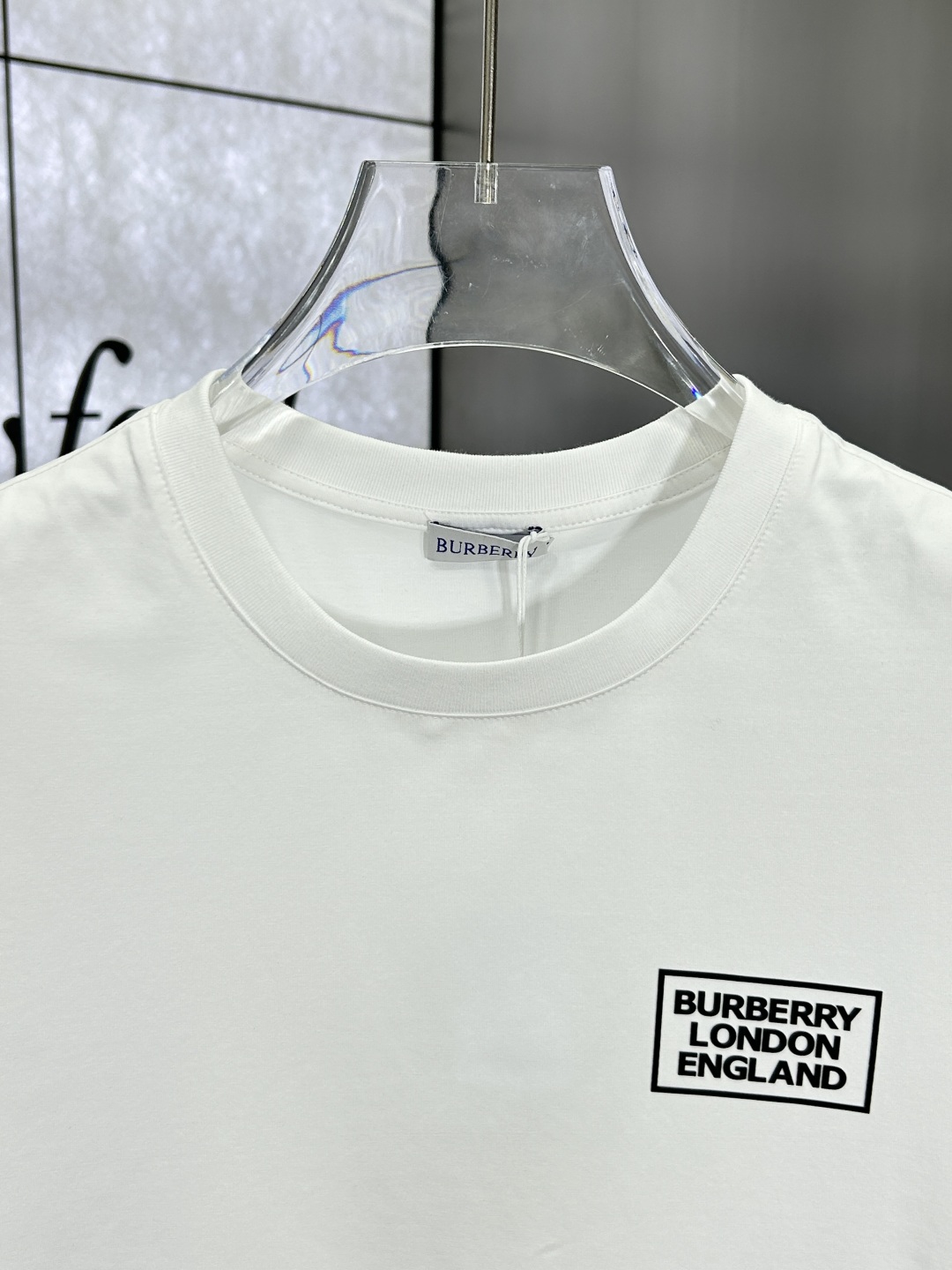 Burberry London England Logo T-Shirt, Short Sleeve, Crew Neck 6 cmp i1743196699048 7311 0 5