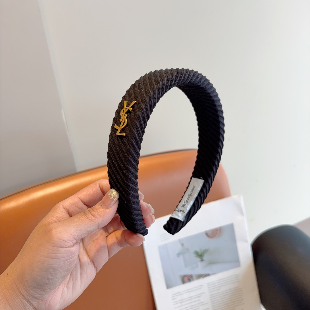 NO:301403,Packaged by Saint Laurent, the new Korean sponge headband, the original single headband is simple and versatile, a must-have for trendy women, super high-end!  hairpins, hairpins, saint laurent, hairpins19860909配包装 圣罗兰 新款韩国海绵发箍,原单头箍简约百搭,潮女必备品,超级的高大上！发夹,发夹,saint laurent,hairpins,accessory