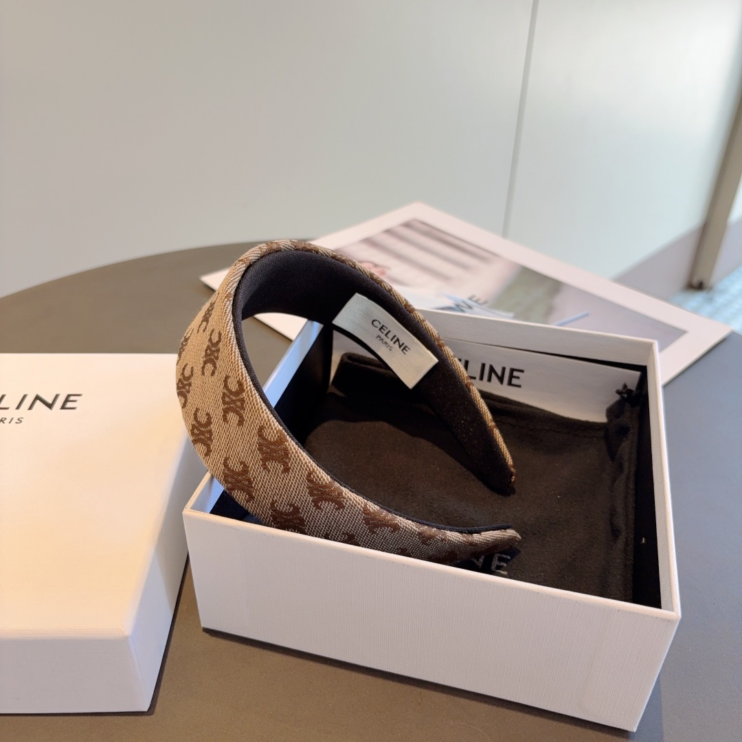配包装
CELINE（赛琳）网红新款双层发箍，佩戴舒适无压力，造型搭配必备头饰！非常时尚百搭！女神必备！